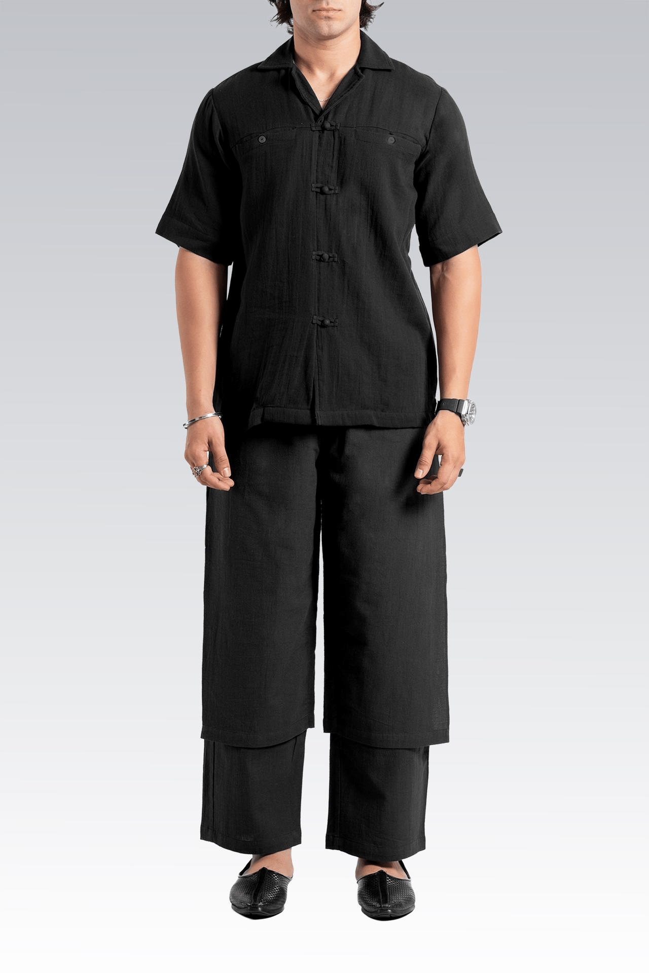 MALE_NOIR_MUDRA.webp